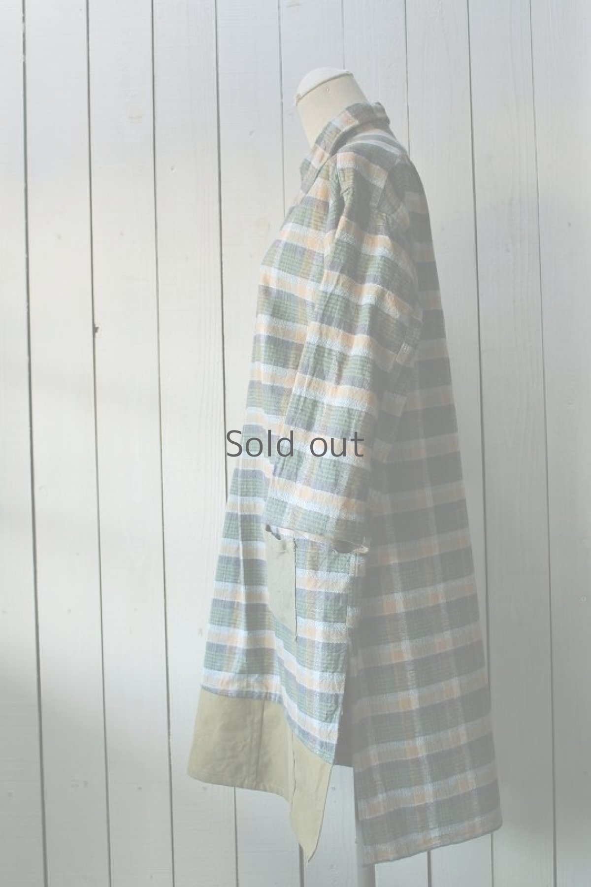 画像2: 【MITSUGU SASAKI】ビンテージ×リメイク　シャツワンピ（グリーンとオリーブ） (2)