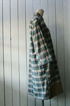 画像4: 【MITSUGU SASAKI】ビンテージ×リメイク　シャツワンピ（グリーンとオリーブ） (4)