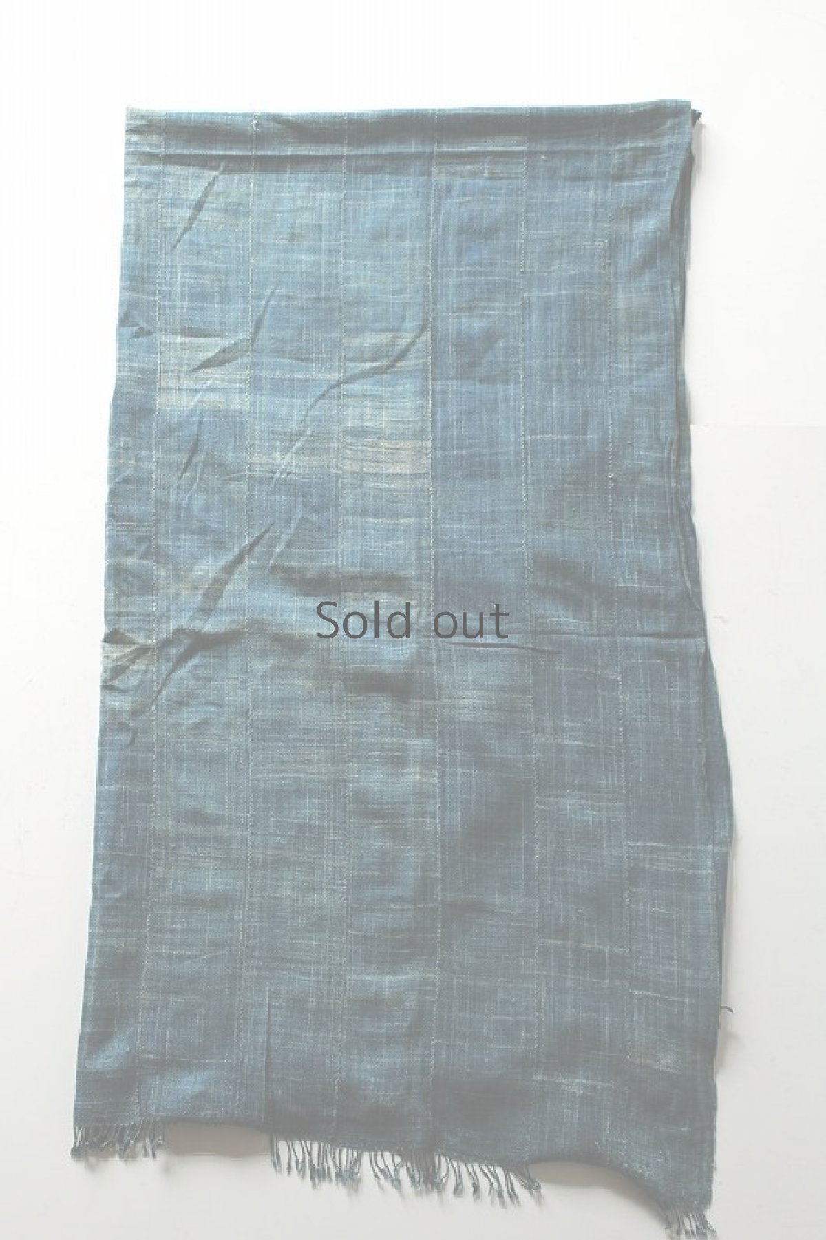 画像2: 【世界の古布】手織り藍染めの綿Ｍ（大きめ） (2)