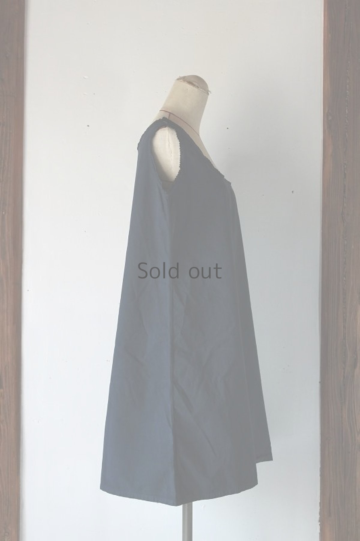 画像4: 【ドイツ】アンティークコットン×染　ノースリーブワンピ（青藍色） (4)