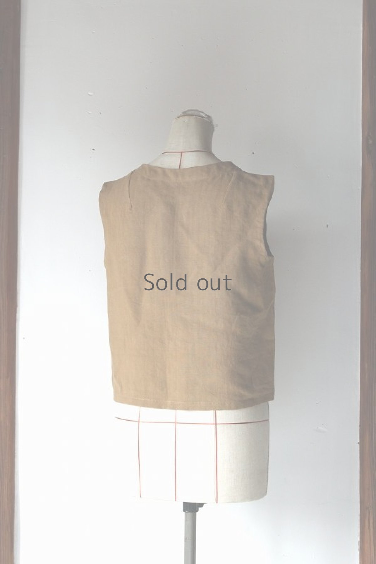 画像3: 【ササキチホ】アンティークリネン×染　ベーシックなノースリーブブラウス（狐色） (3)