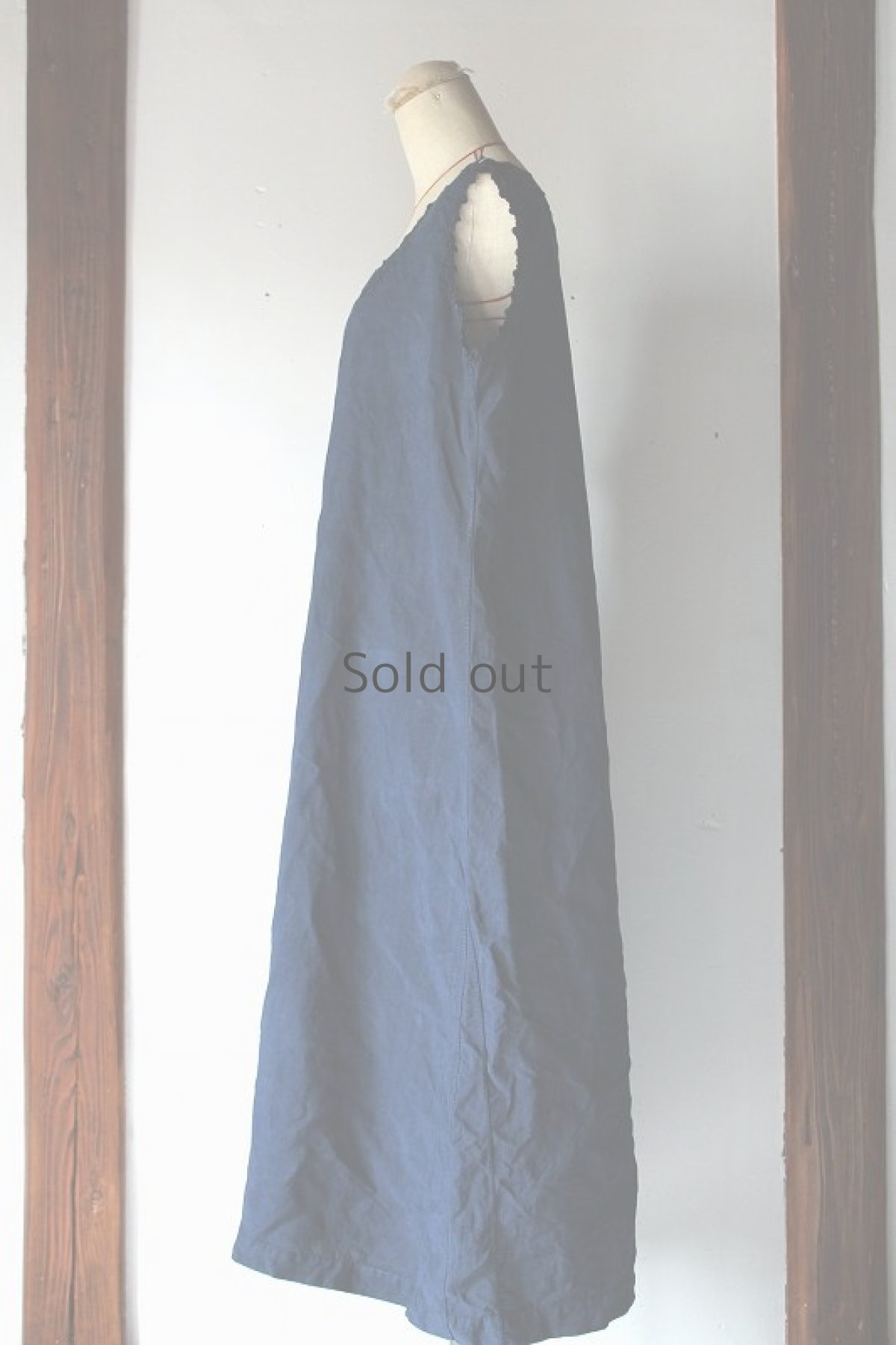 画像2: 【フランス】アンティークリネン×染　ノースリーブロングワンピ（青藍色） (2)