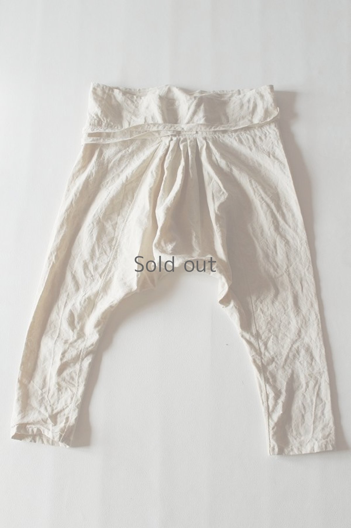 画像2: 【ササキチホ】アンティークリネン　お尻タックのサルエルパンツ（生成り） (2)