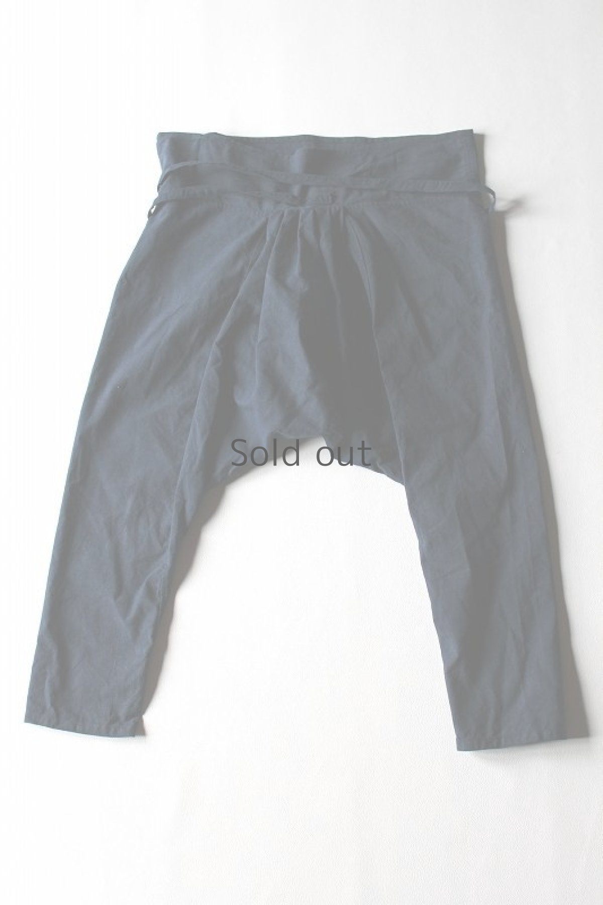 画像2: 【ササキチホ】アンティークリネン　お尻タックのサルエルパンツ（青藍色） (2)