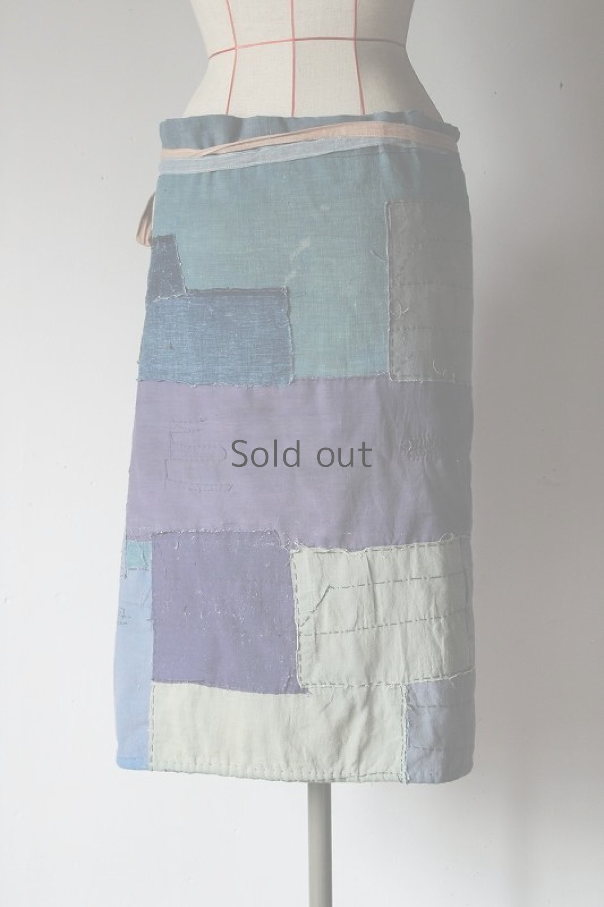 画像3: 【ササキチホ】藍染め古布　つぎはぎの巻きエプロンスカート (3)