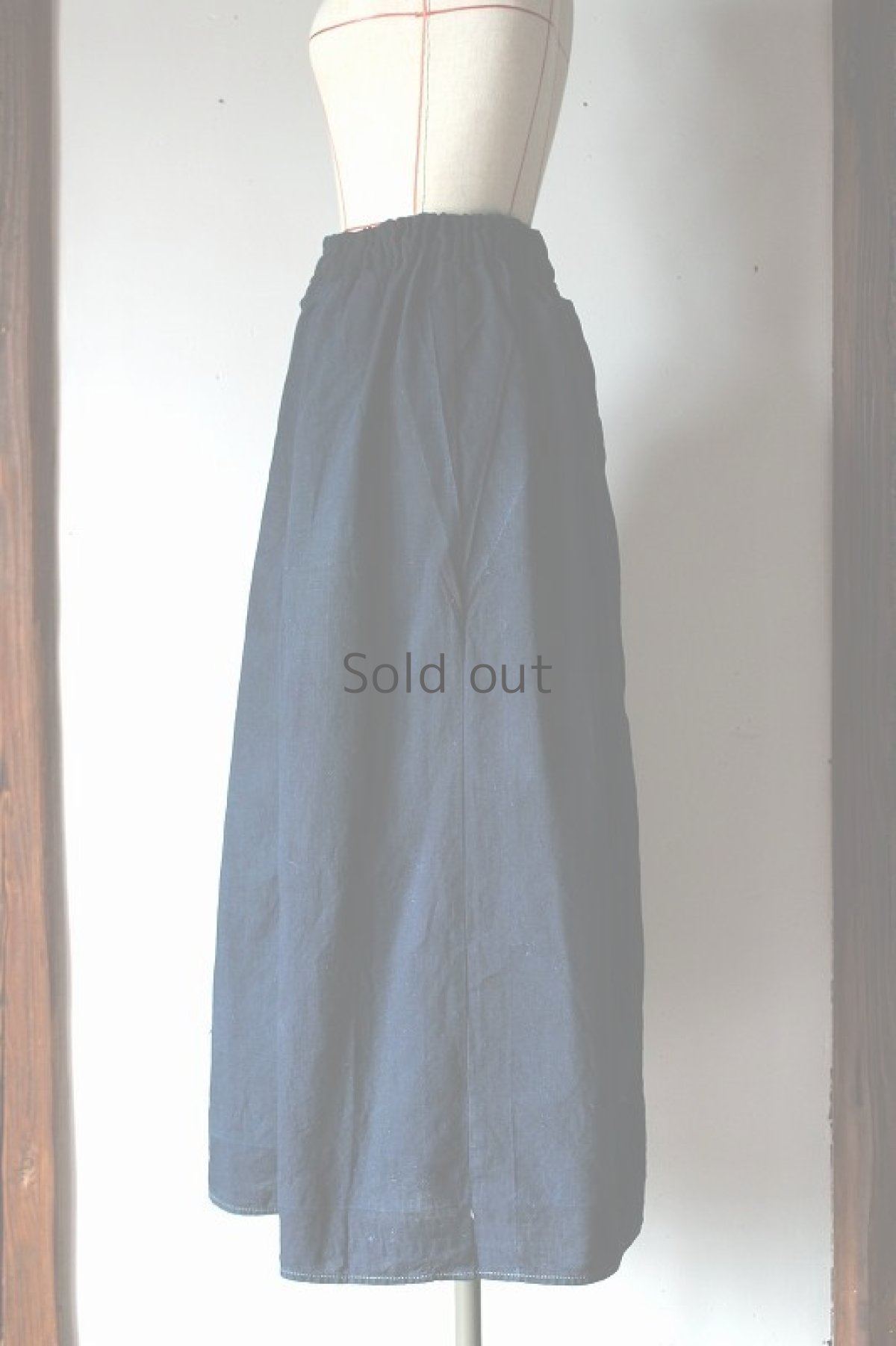 画像2: 【MITSUGU SASAKI】藍染古布 剣道袴のロングキュロット (2)