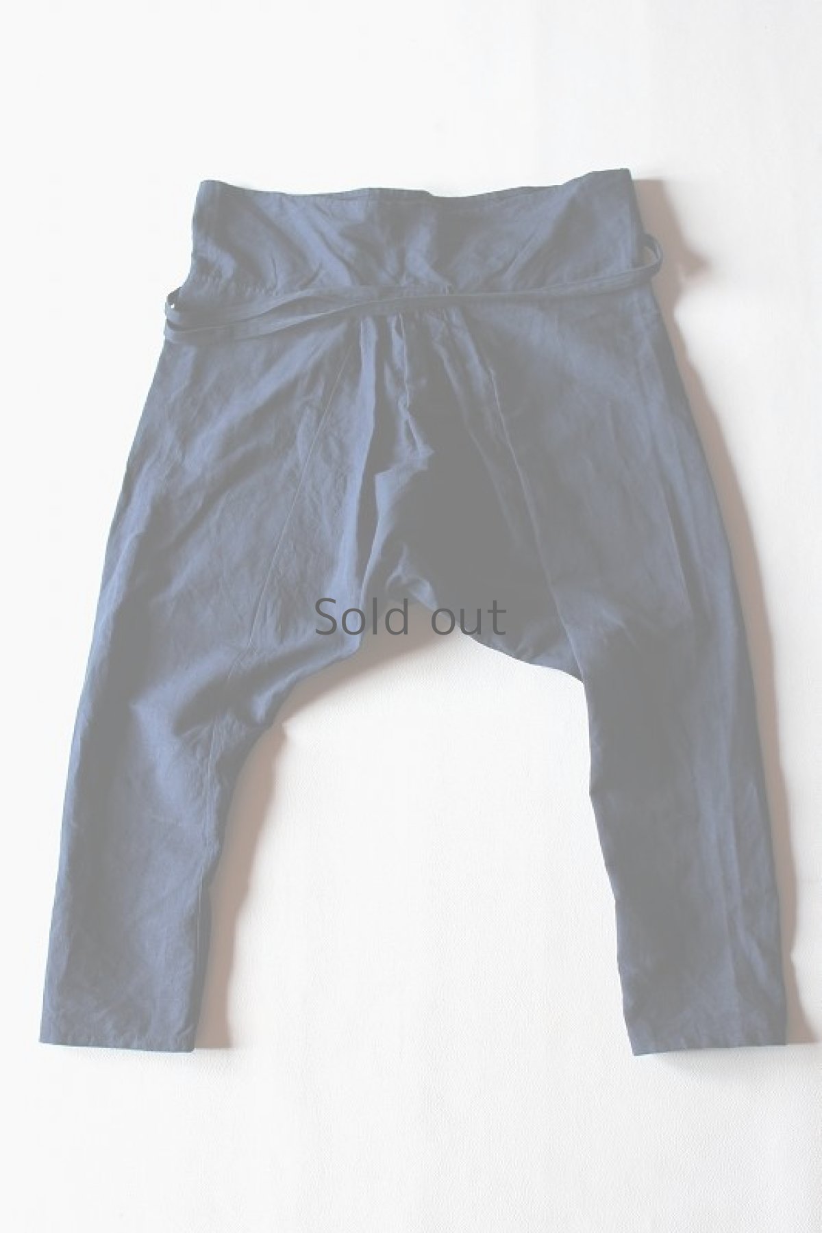 画像2: 【ササキチホ】アンティークリネン　お尻タックのサルエルパンツ（青藍色） (2)