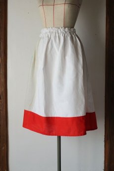 画像1: 【ササキチホ】古布×リネン　白と赤のスカート（日本） (1)