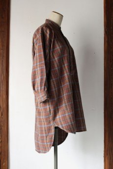 画像4: 【MITSUGU SASAKI】ビンテージリメイク　ミドル袖丈のグランパシャツ（赤茶色） (4)