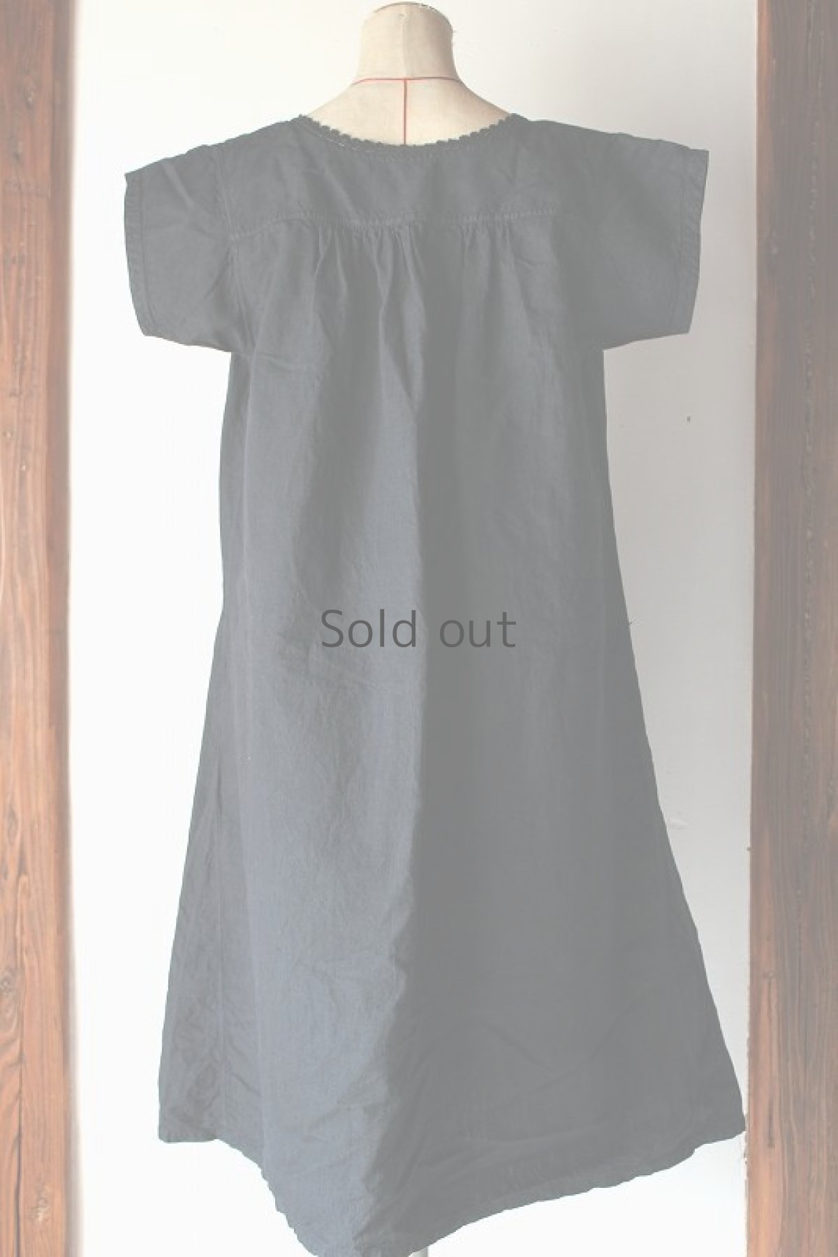 画像3: 【ドイツ】アンティークリネン×染　半袖ワンピース（墨黒色） (3)