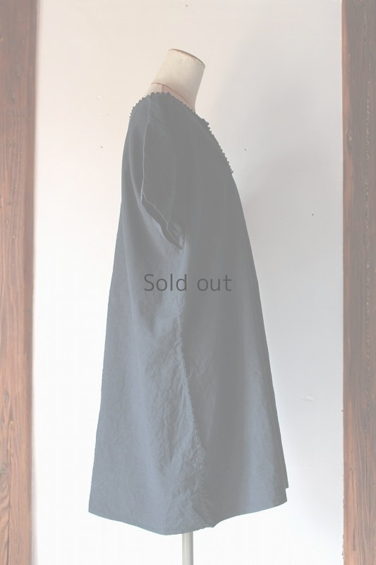 画像4: 【ドイツ】アンティークリネン×染　半袖ワンピース（深紺色） (4)