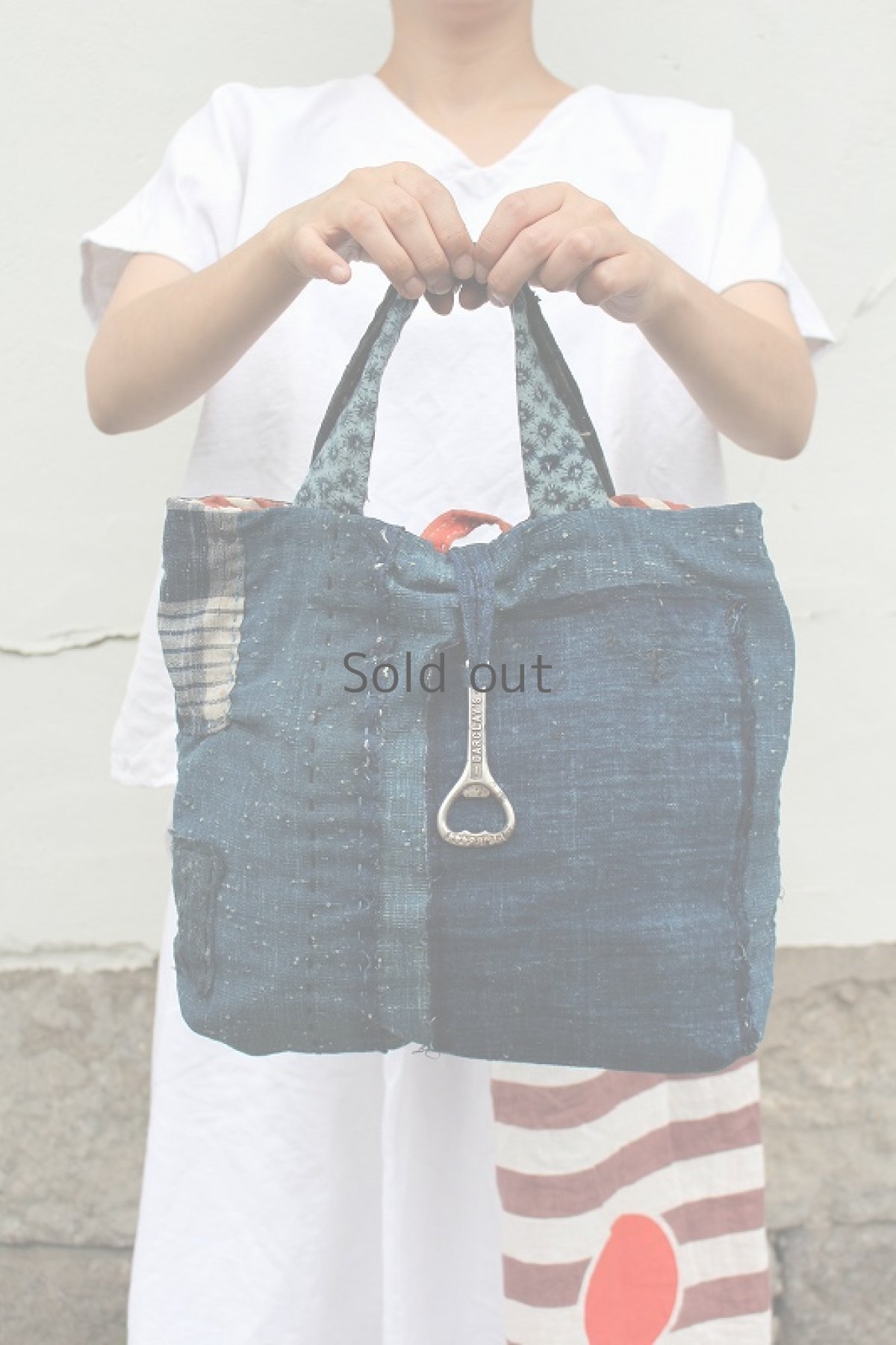 画像2: 【桃雪】藍染襤褸古布　リバーシブル　ランチバック（銀行員） (2)