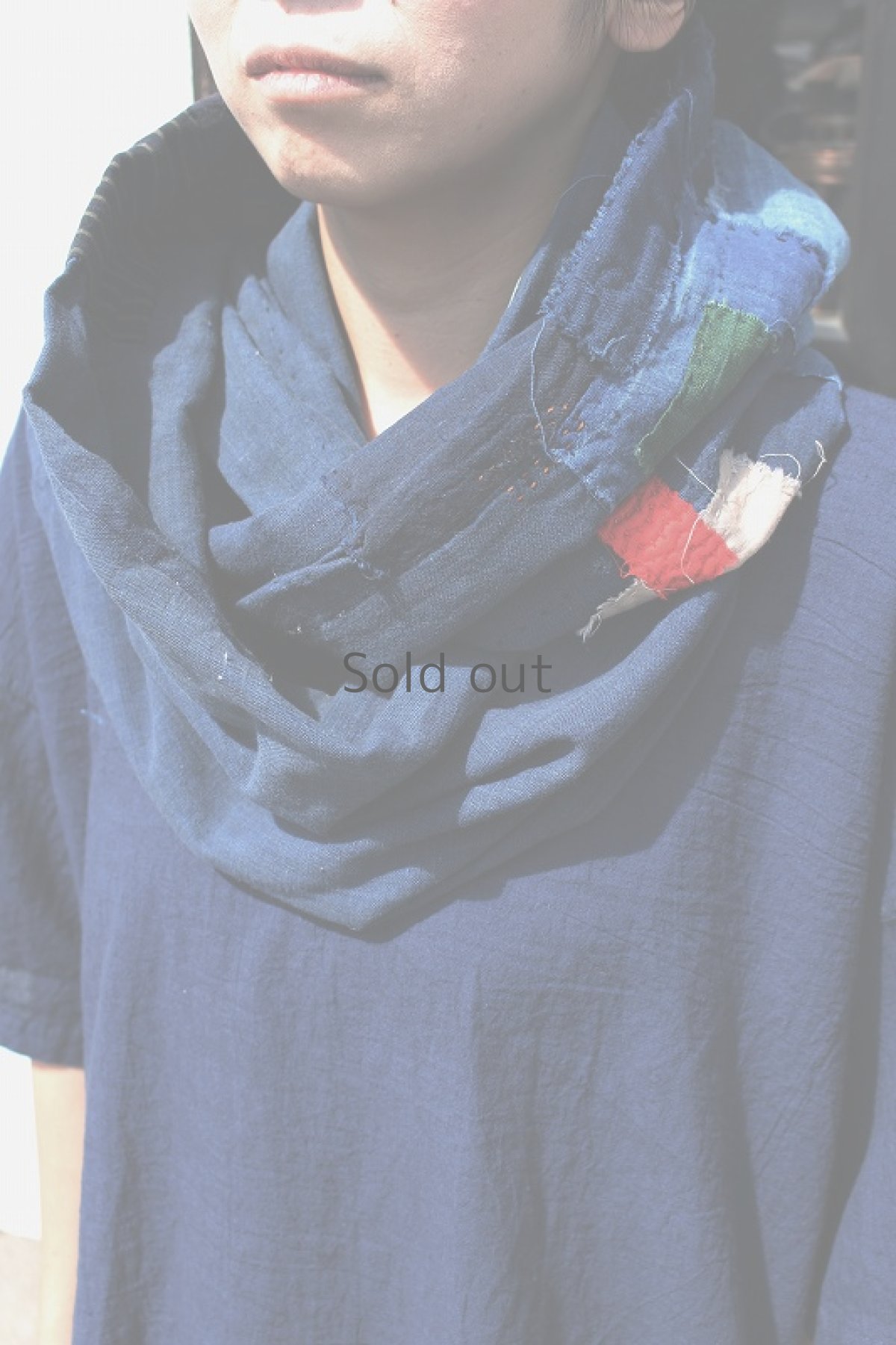 画像2: 【ササキチホ】藍染古布　太めで長めのスヌード（紺に近い藍） (2)