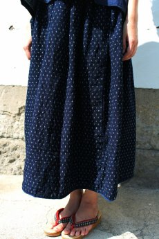 画像2: 【ササキチホ】農婦シリーズ　藍染古布　リバーシブルでシンプルなスカート（濃い藍と雪ん子絣） (2)