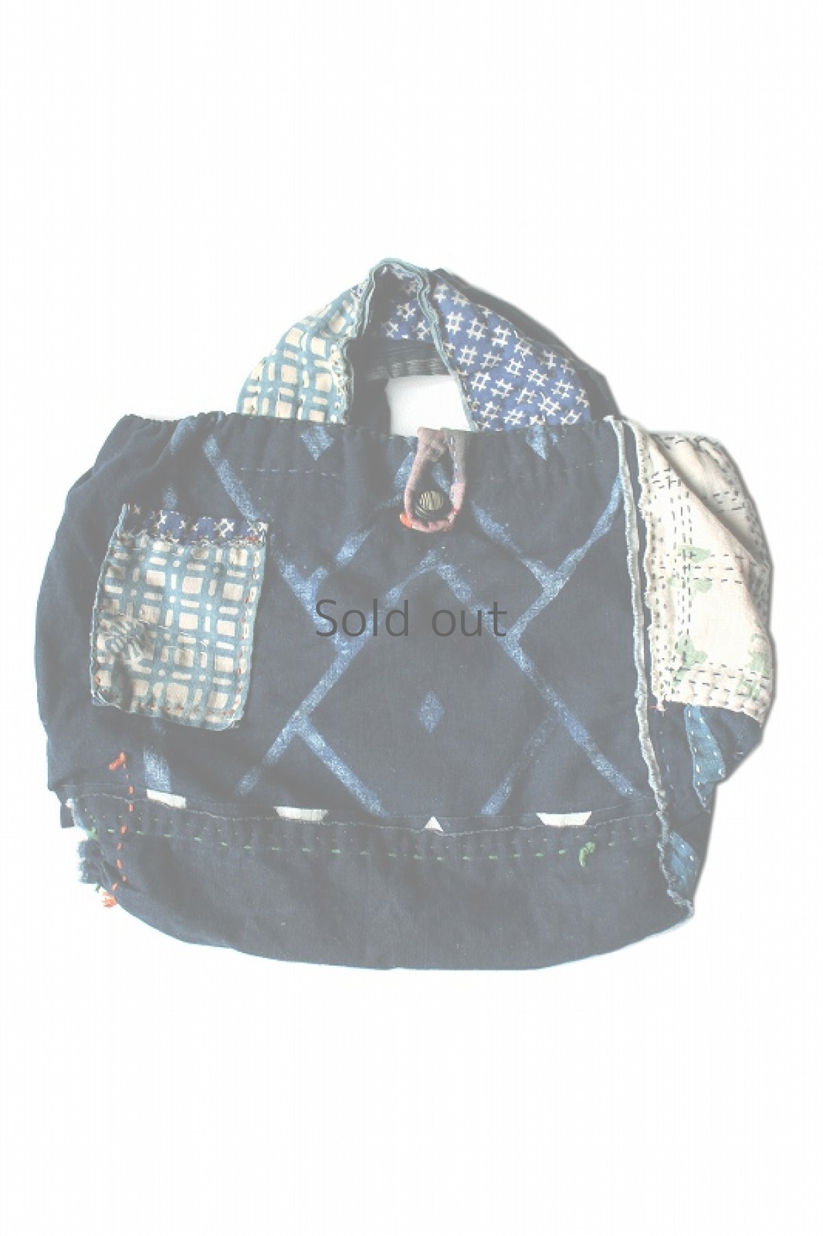 画像1: 【桃雪】藍染古布　筒描と粉袋のリバーシブルトートバッグ（筒描/縞） (1)