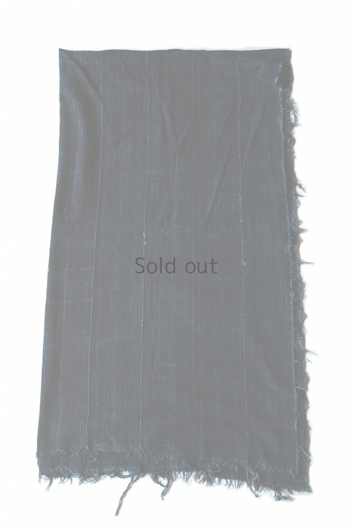 画像2: 【アフリカ】手織り藍染めの綿（大きめ）（濃い藍） (2)