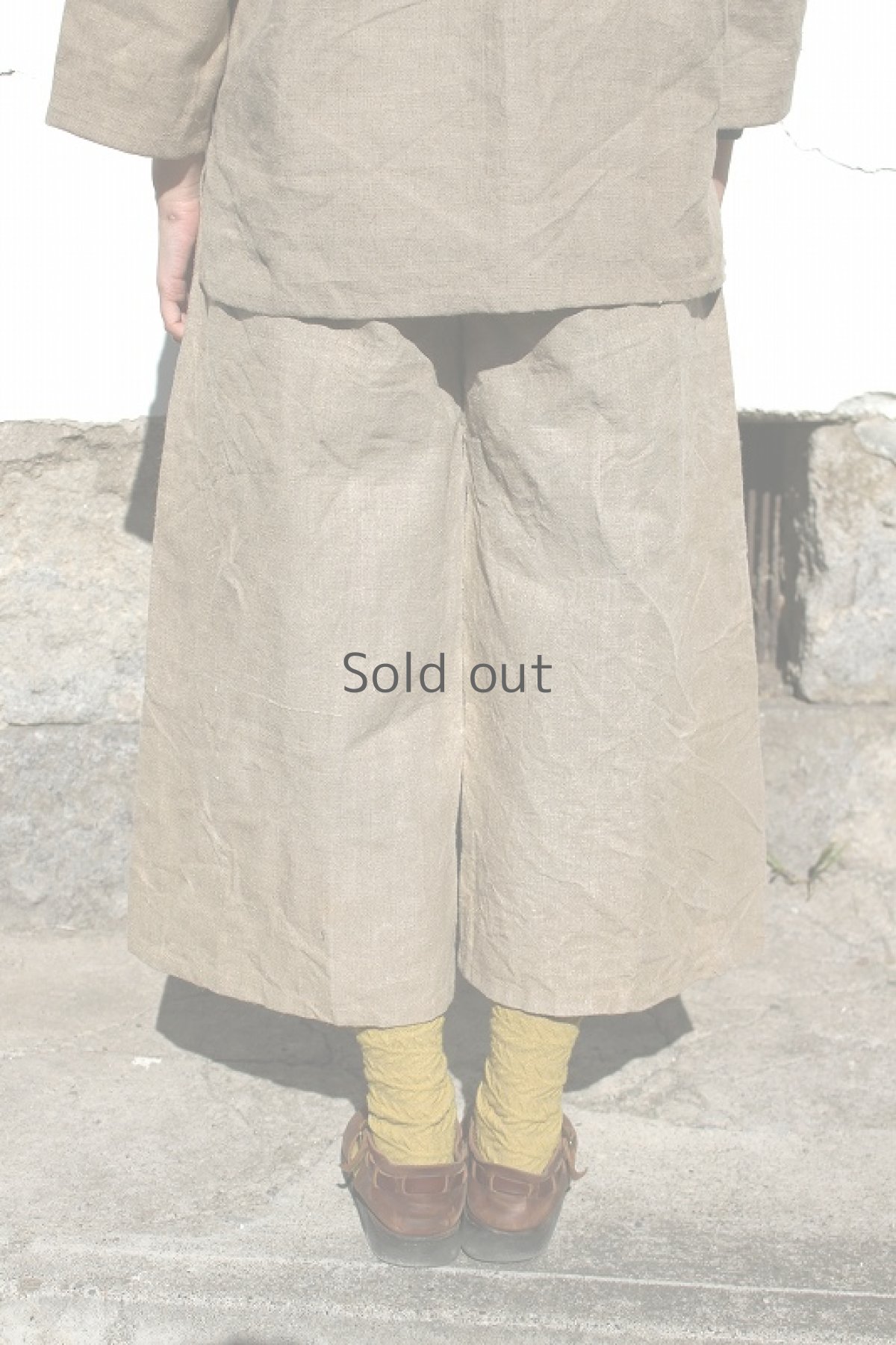 画像4: 【ササキチホ】フレンチミリタリーリネン　ワイドパンツ（濃いベージュ） (4)