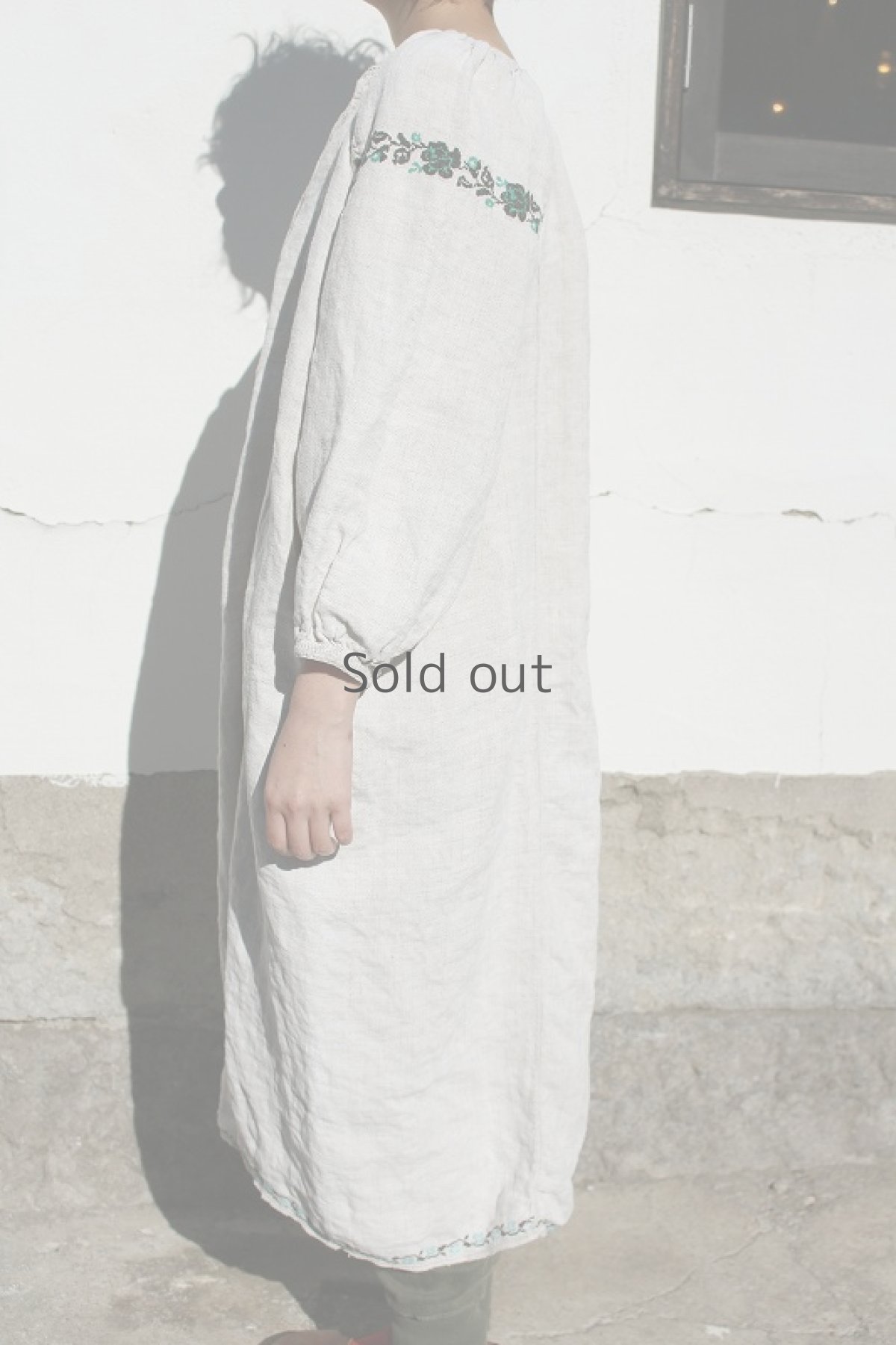 画像3: 【ウクライナ】ウクライナリネン刺繍ワンピース（緑と黒の花のクロスステッチ） (3)