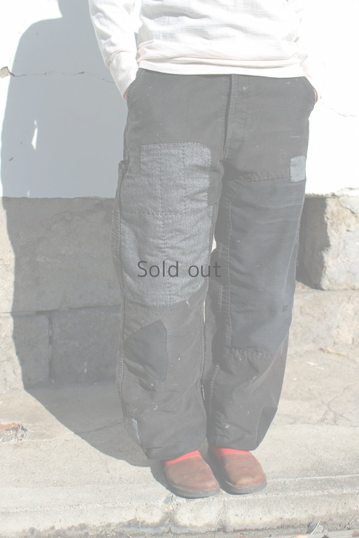 画像3: 【MITSUGU SASAKI】ビンテージリメイク　パッチワークしたブラックモールスキンワークパンツ（細め） (3)