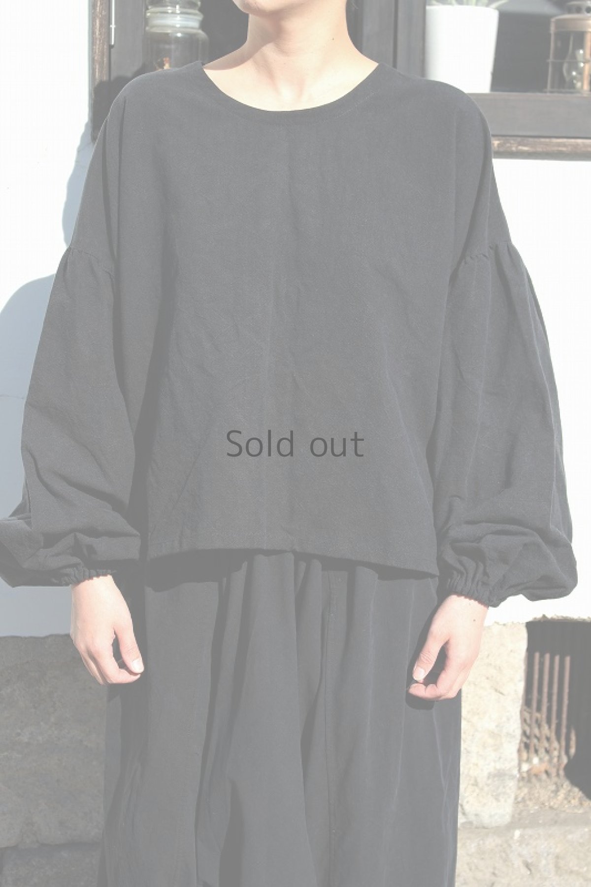 画像2: 【ササキチホ】アンティークリネンリネン×染　バルーン袖　シャツ（黒/刺繍レース） (2)