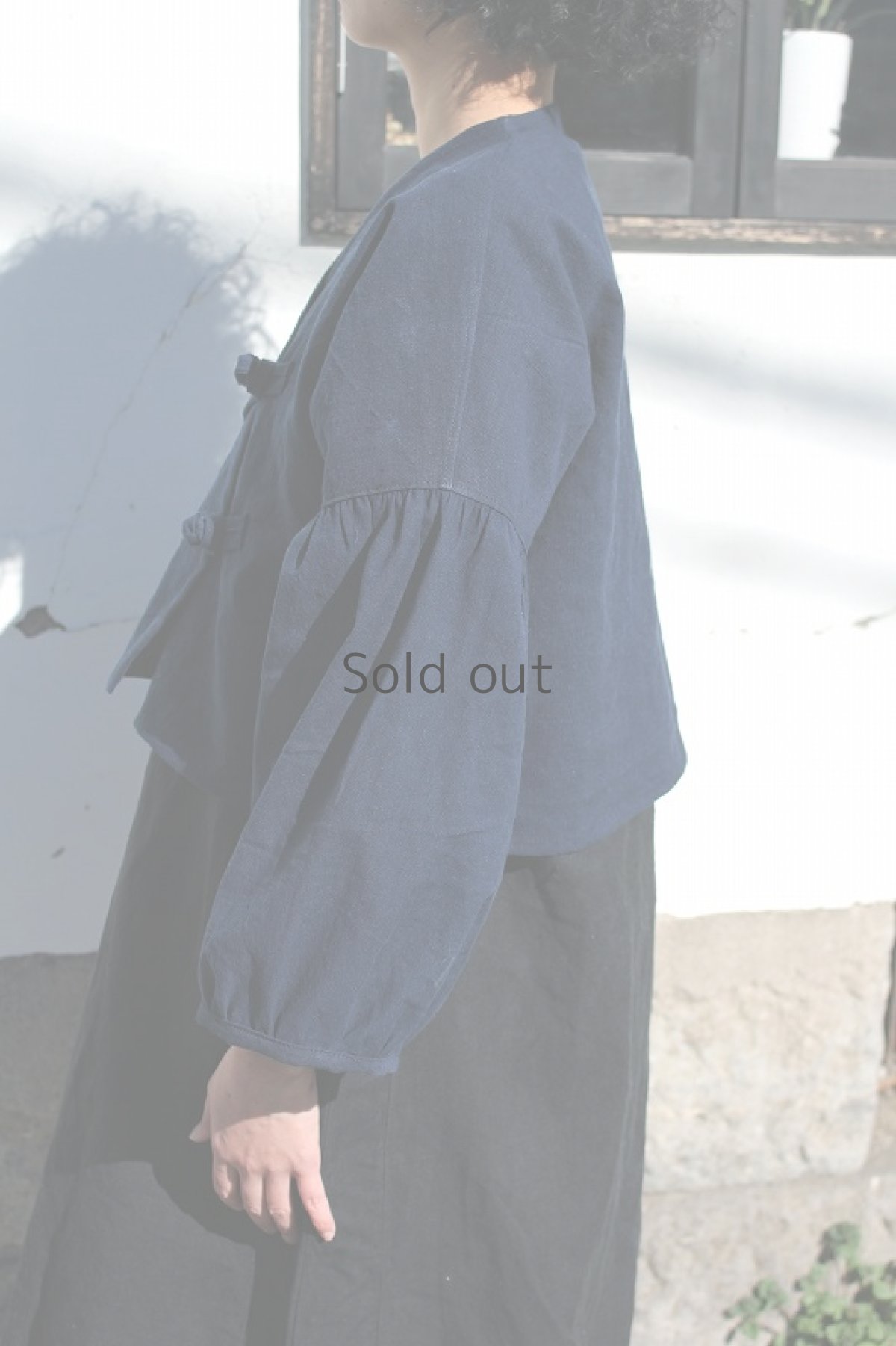 画像3: 【ササキチホ】アンティークリネン×染　バルーン袖　チャイナボタンシャツ（青藍色） (3)