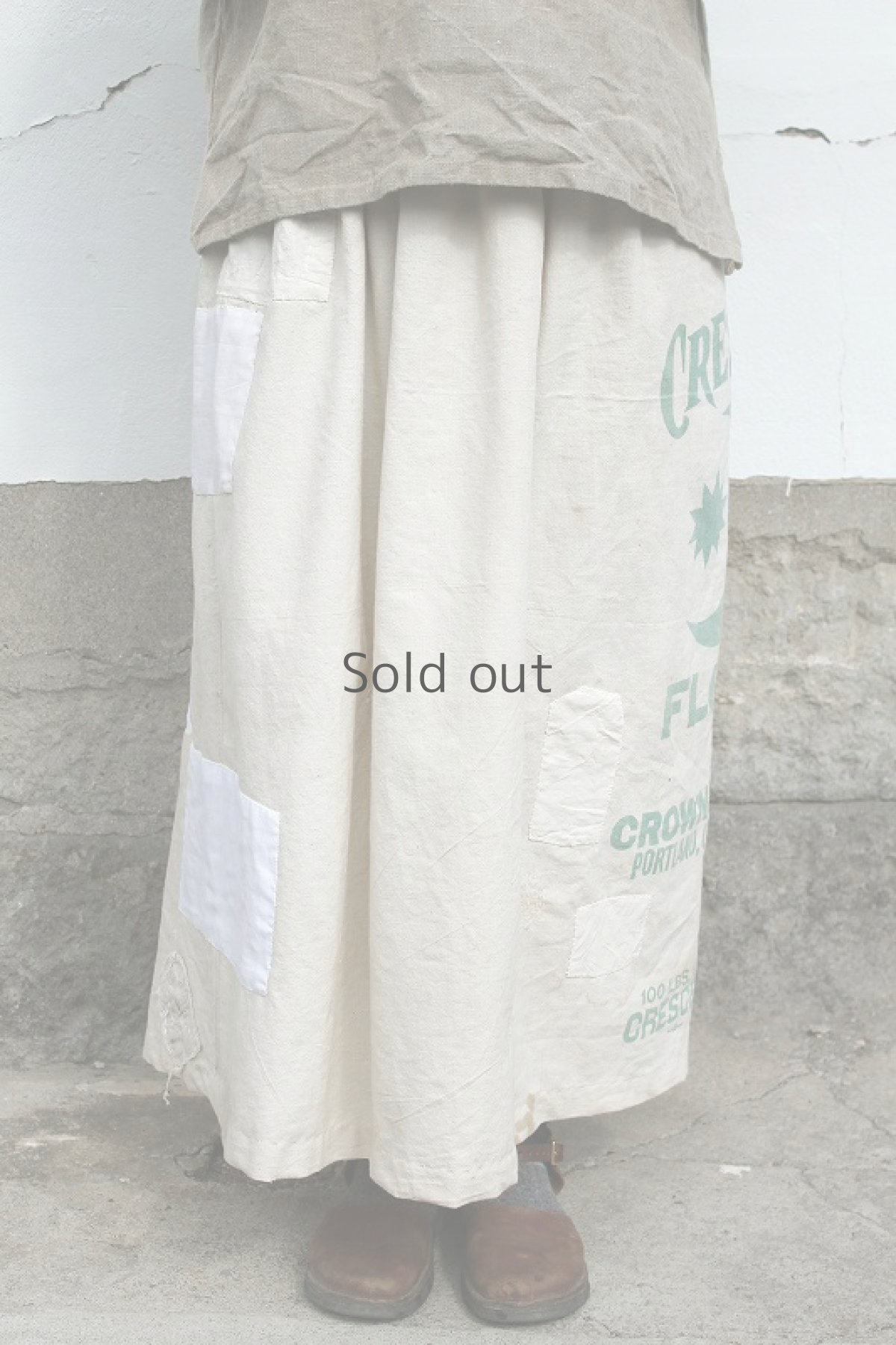 画像2: 【MITSUGU SASAKI】アメリカ粉袋のパッチワークスカート (2)