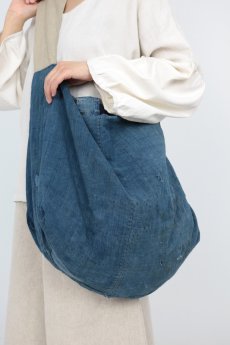 画像1: 【ササキチホ】藍染古布　リバーシブル　大きめショルダーバッグ (1)