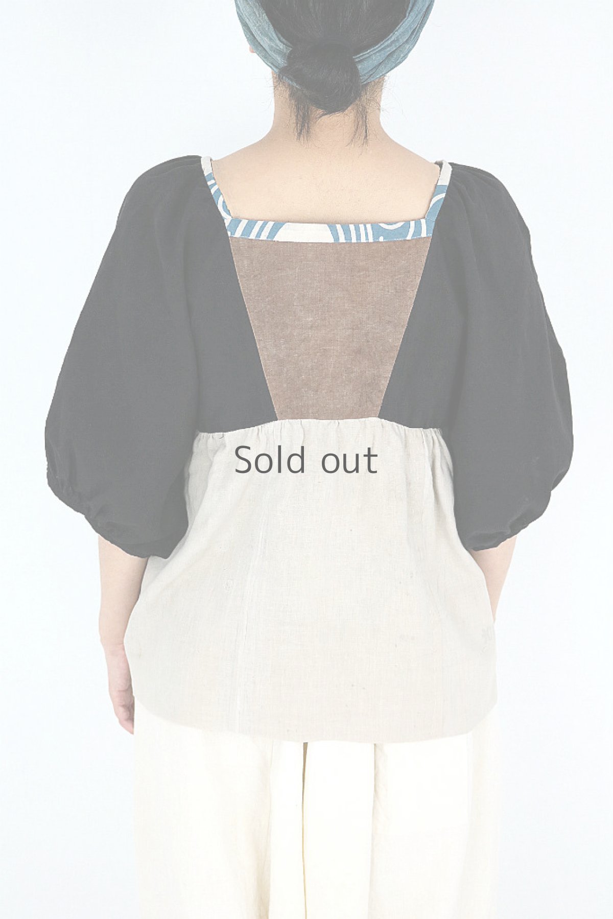 画像4: 【ササキチホ】古布リメイク ギャザースモックブラウス(黒と茶と粉袋) (4)