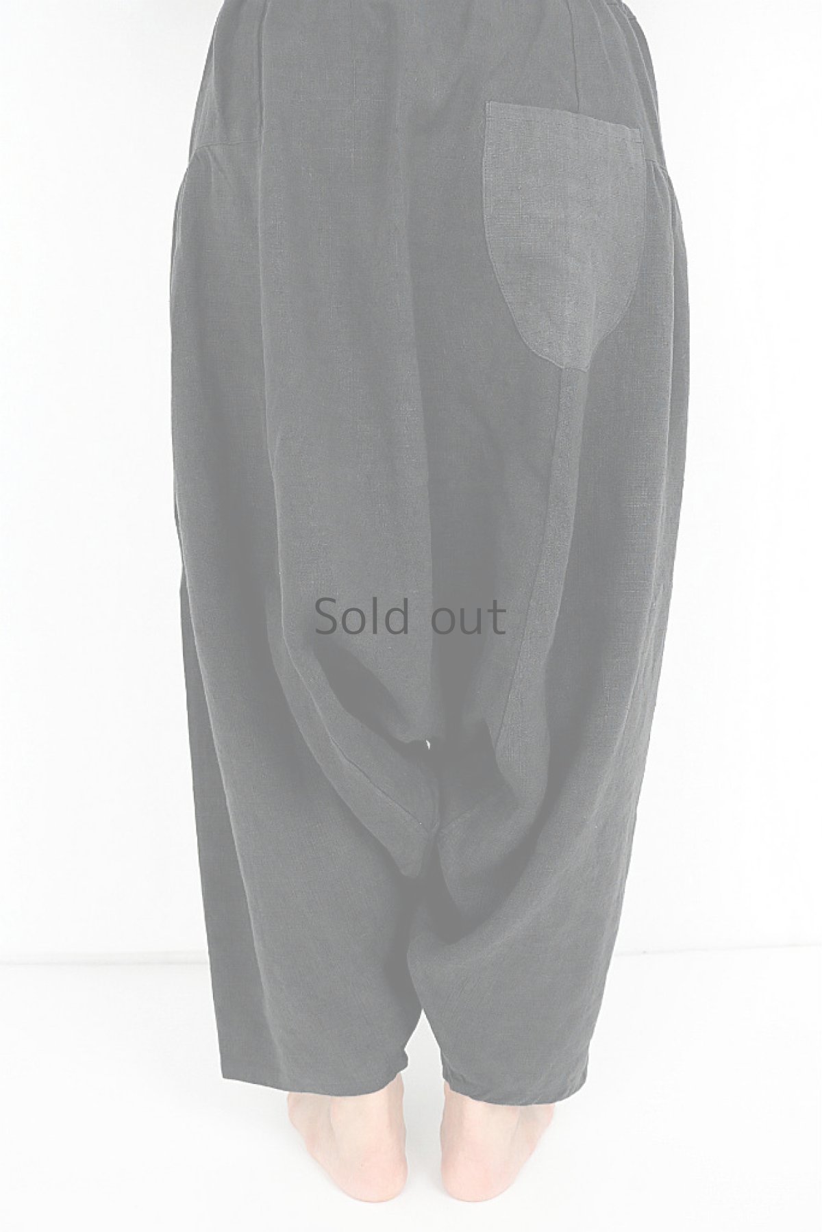 画像3: 【ササキチホ】アンティークリネン×染　サイドギャザー　ボリュームサルエルパンツ（黒色） (3)