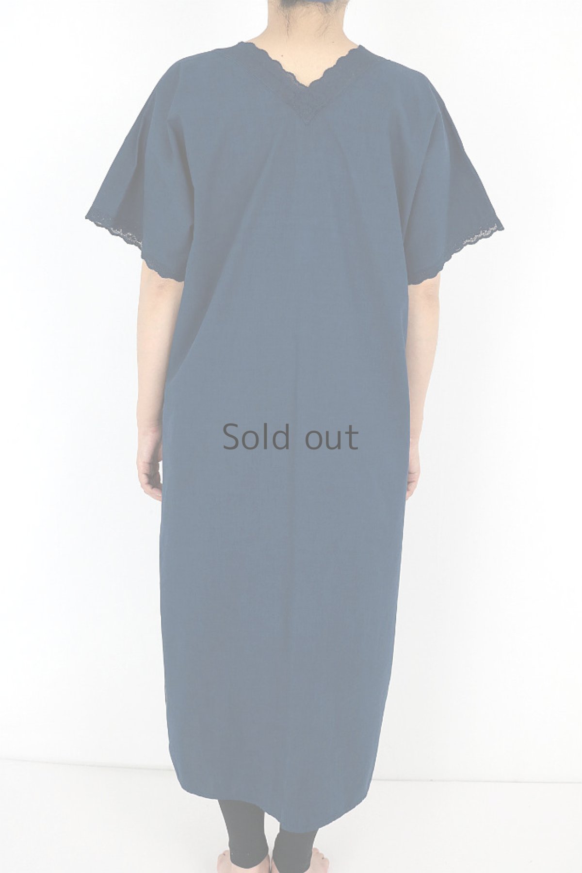 画像4: 【フランス】アンティークコットン×染　Vネックレース　半袖ロングワンピ（青藍色） (4)