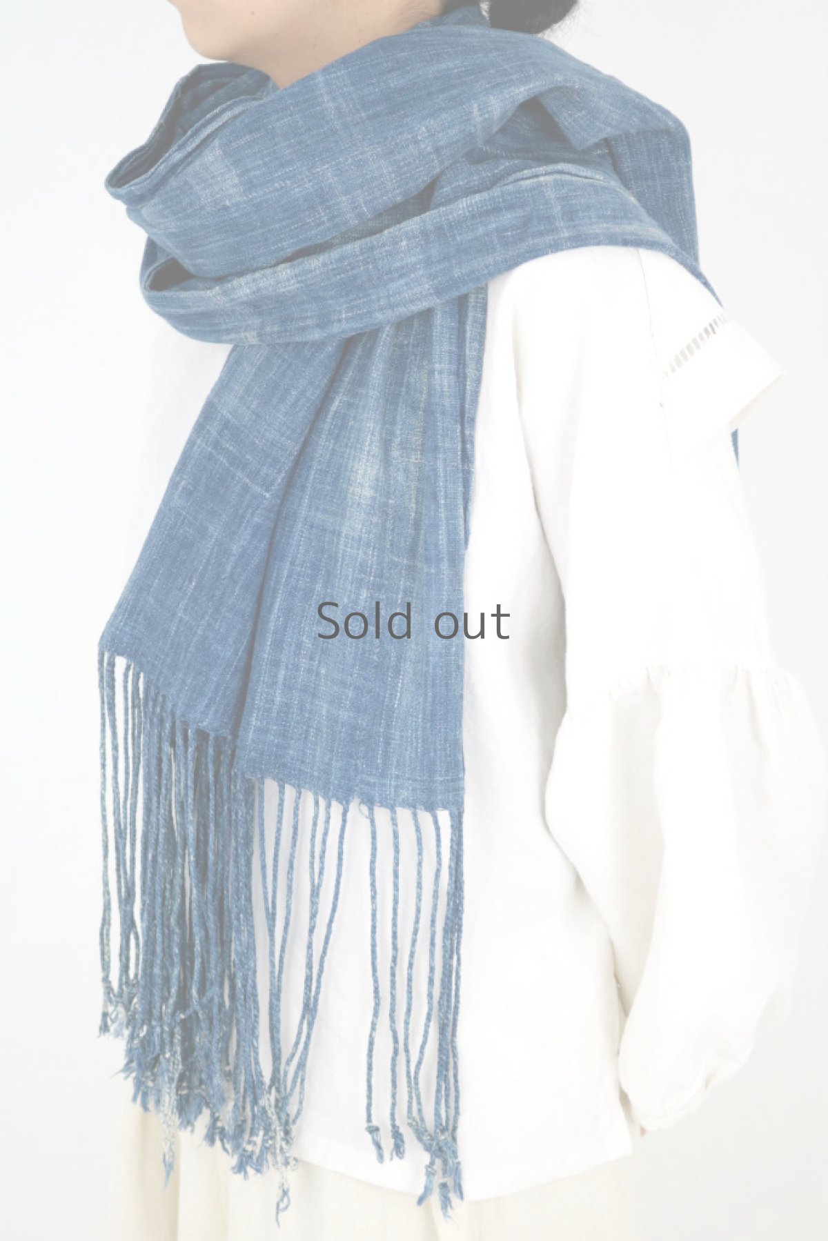 画像2: 【西アフリカ】手織り藍染めの綿（ストール）（中間藍） (2)