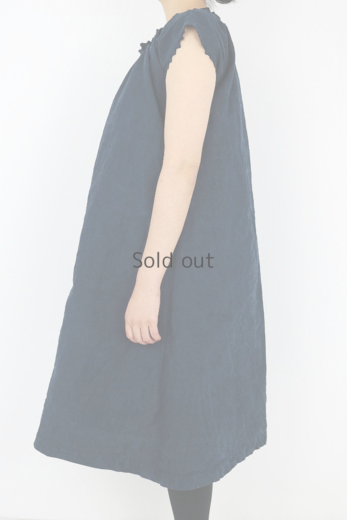 画像2: 【フランス】アンティークリネン×染　半袖ワンピース（青藍色） (2)