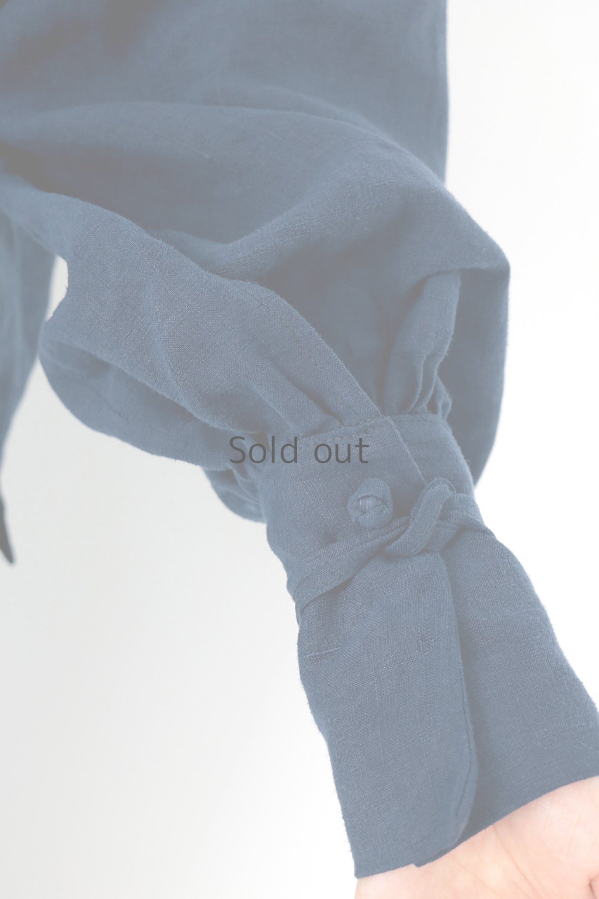 画像6: 【ササキチホ】アンティークリネン×染　バルーン袖ロングカフスブラウス（青藍色） (6)