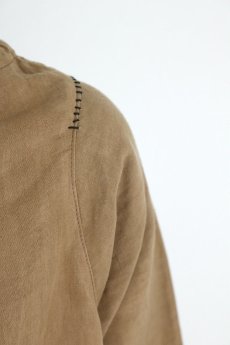 画像6: 【MITSUGU SASAKI】アンティークリネン×古布×染　ドルマン袖シャツ（茶色） (6)