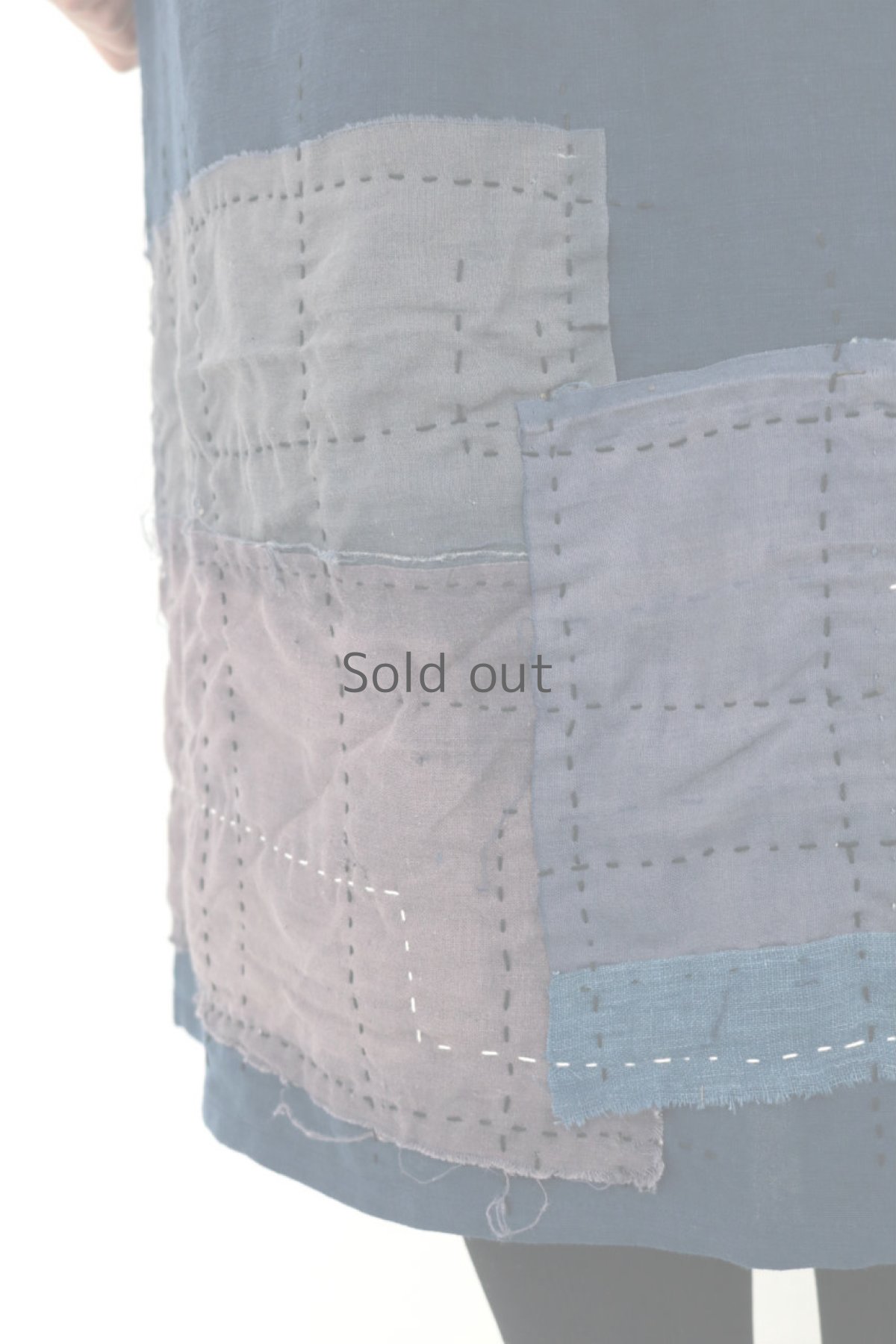 画像8: 【MITSUGU SASAKI】アンティークリネン×染×古布　パッチワーク刺し子スカート（青藍色） (8)