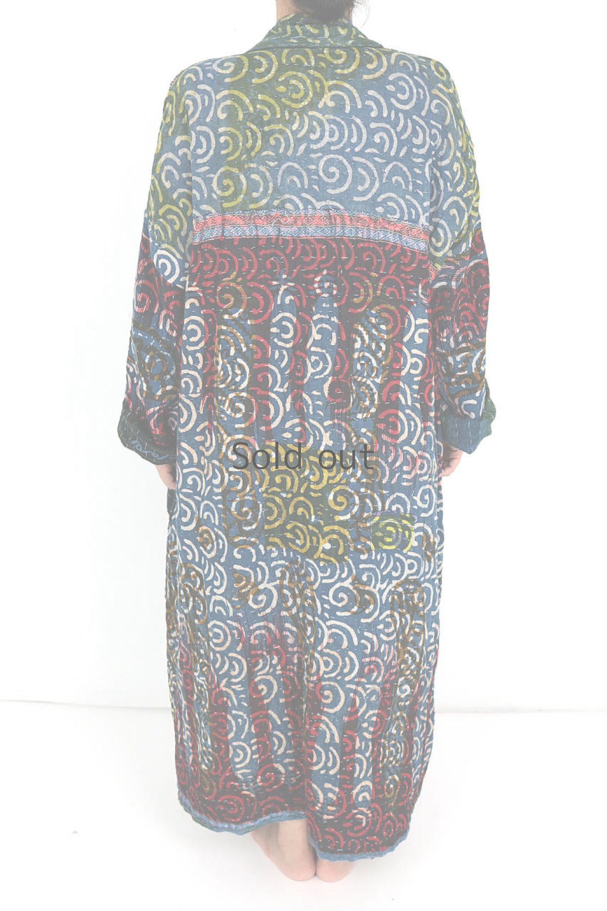 画像4: 【ササキチホ】世界の古布　インドのラリーキルトで作ったロングガウン（リバーシブル） (4)