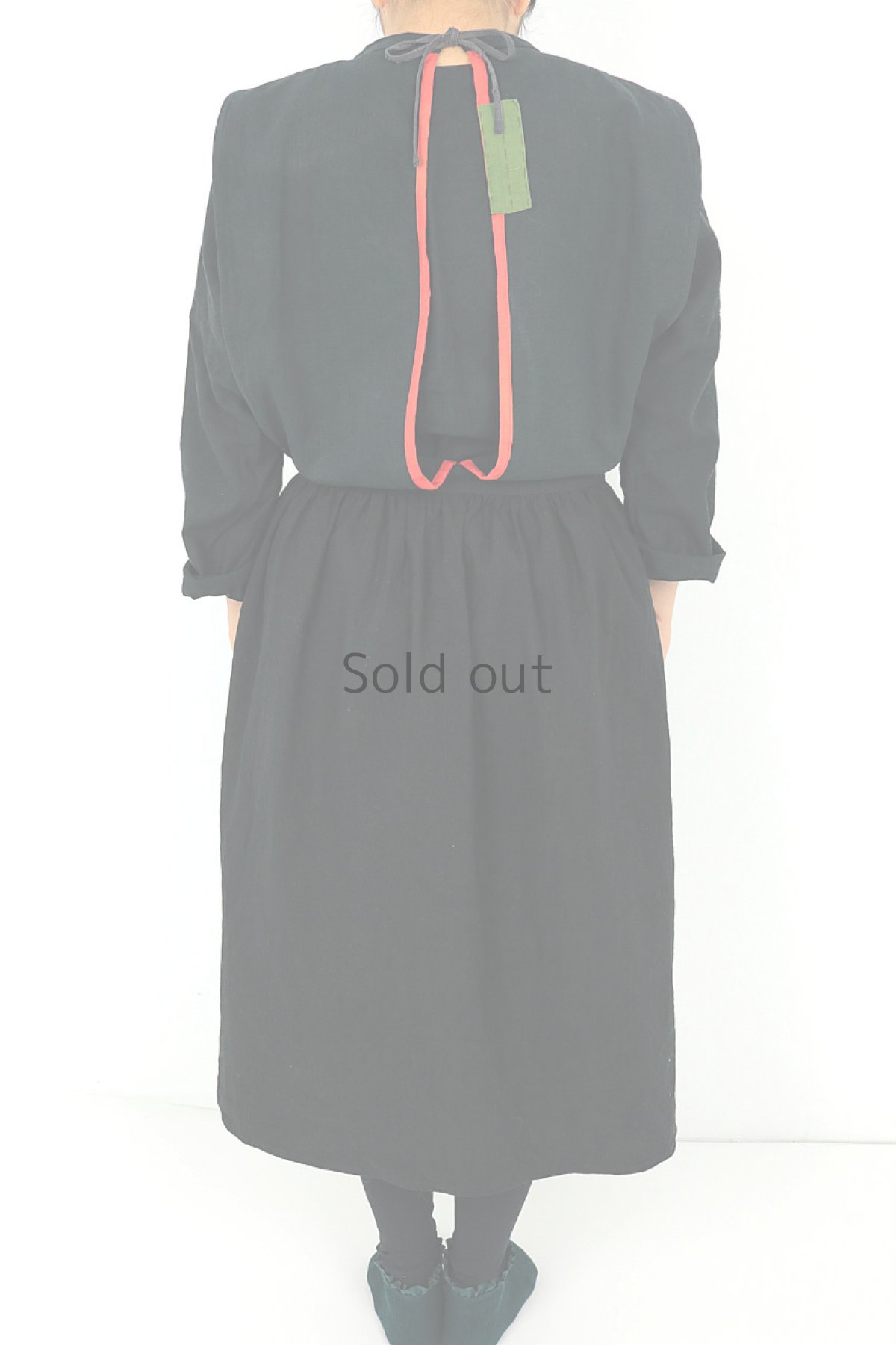 画像6: 【ササキチホ】アンティークリネン×染め　エプロンワンピース（黒と茶） (6)