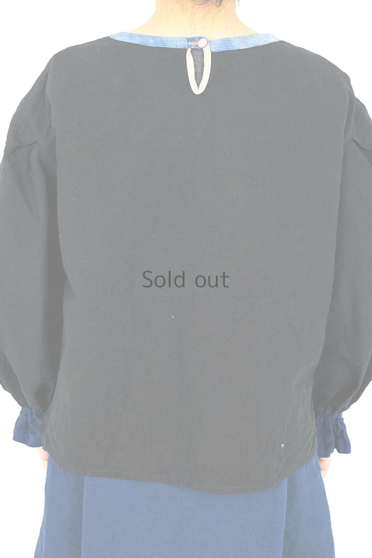 画像4: 【ササキチホ】アンティークリネン×古布×染　ヒラヒラバルーン袖ブラウス（黒・藍） (4)