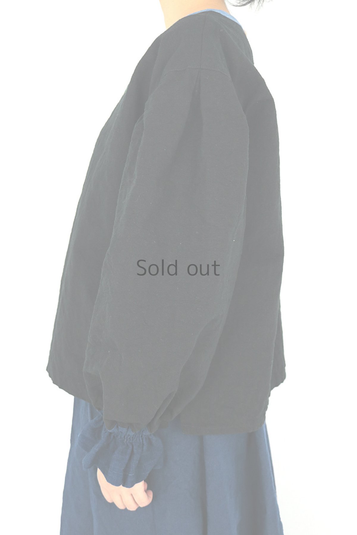 画像5: 【ササキチホ】アンティークリネン×古布×染　ヒラヒラバルーン袖ブラウス（黒・藍） (5)