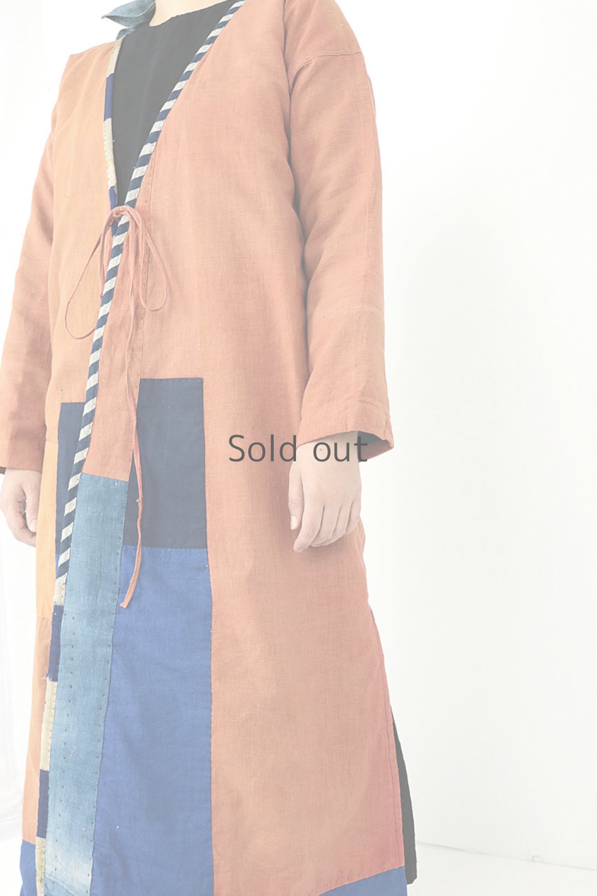 画像2: 【ササキチホ】古布　狩人風ロングコート（朱色/背守り） (2)