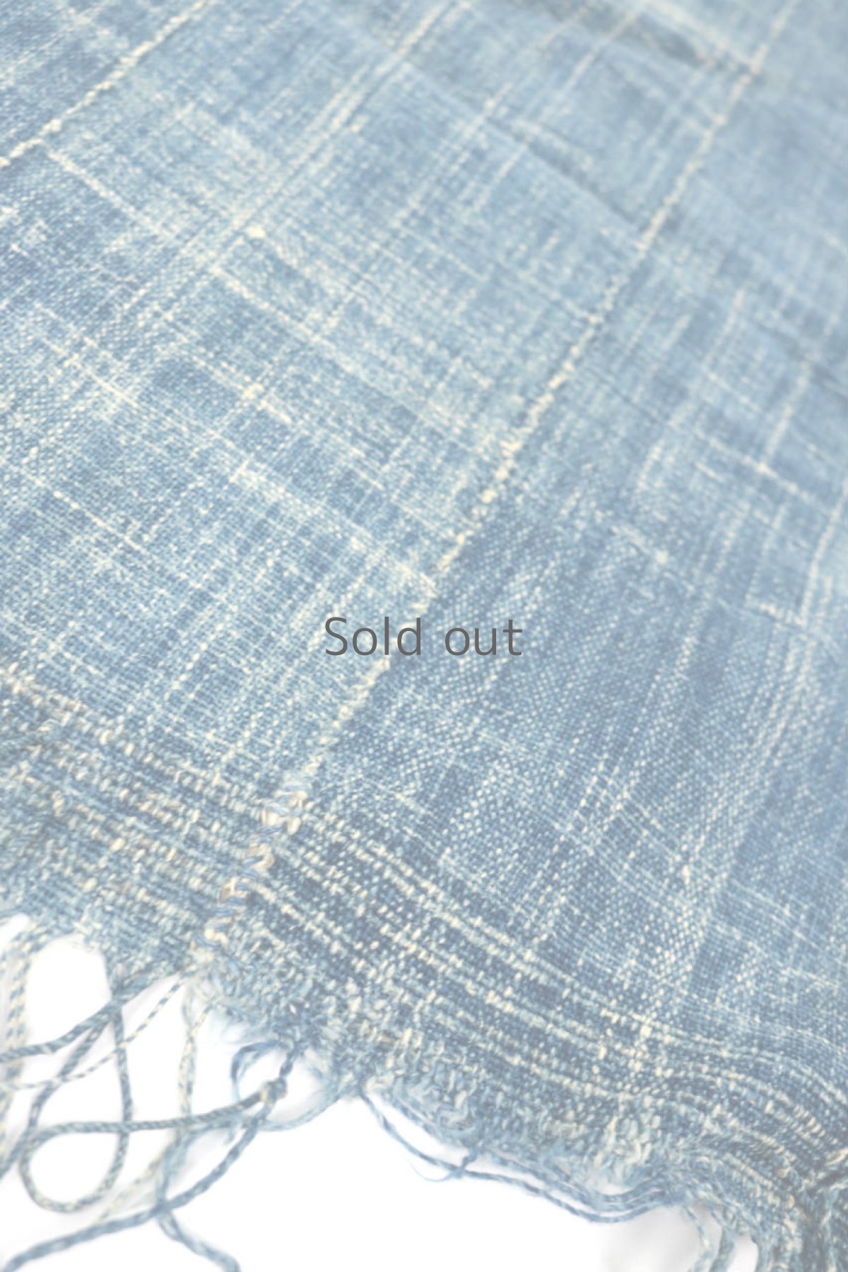 画像4: 【西アフリカ】手織り藍染め綿　大判ショール（中間藍色） (4)