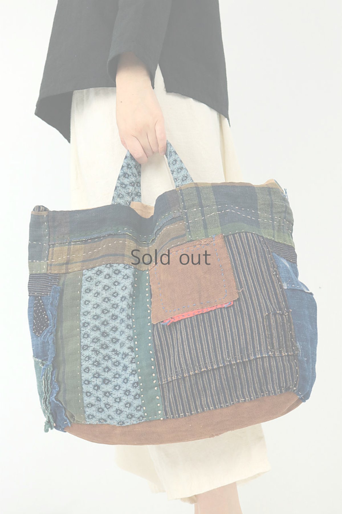 画像13: 【桃雪】古布　家出バッグ「シリウスくん」(襤褸/ぺけボタン/羊羽さんの手染め糸/リバーシブル/) (13)