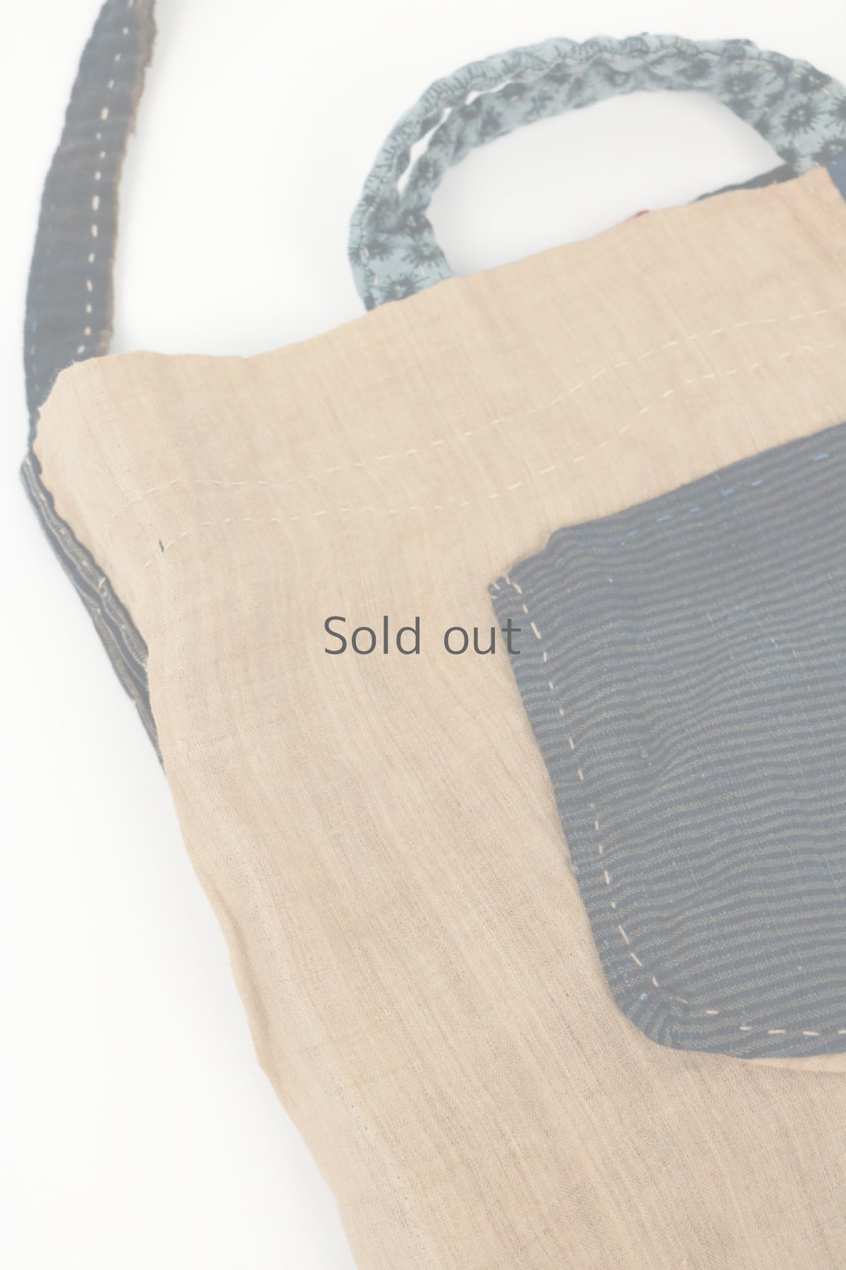 画像11: 【桃雪】古布　家出バッグ「シリウスくん」(襤褸/ぺけボタン/羊羽さんの手染め糸/リバーシブル/) (11)