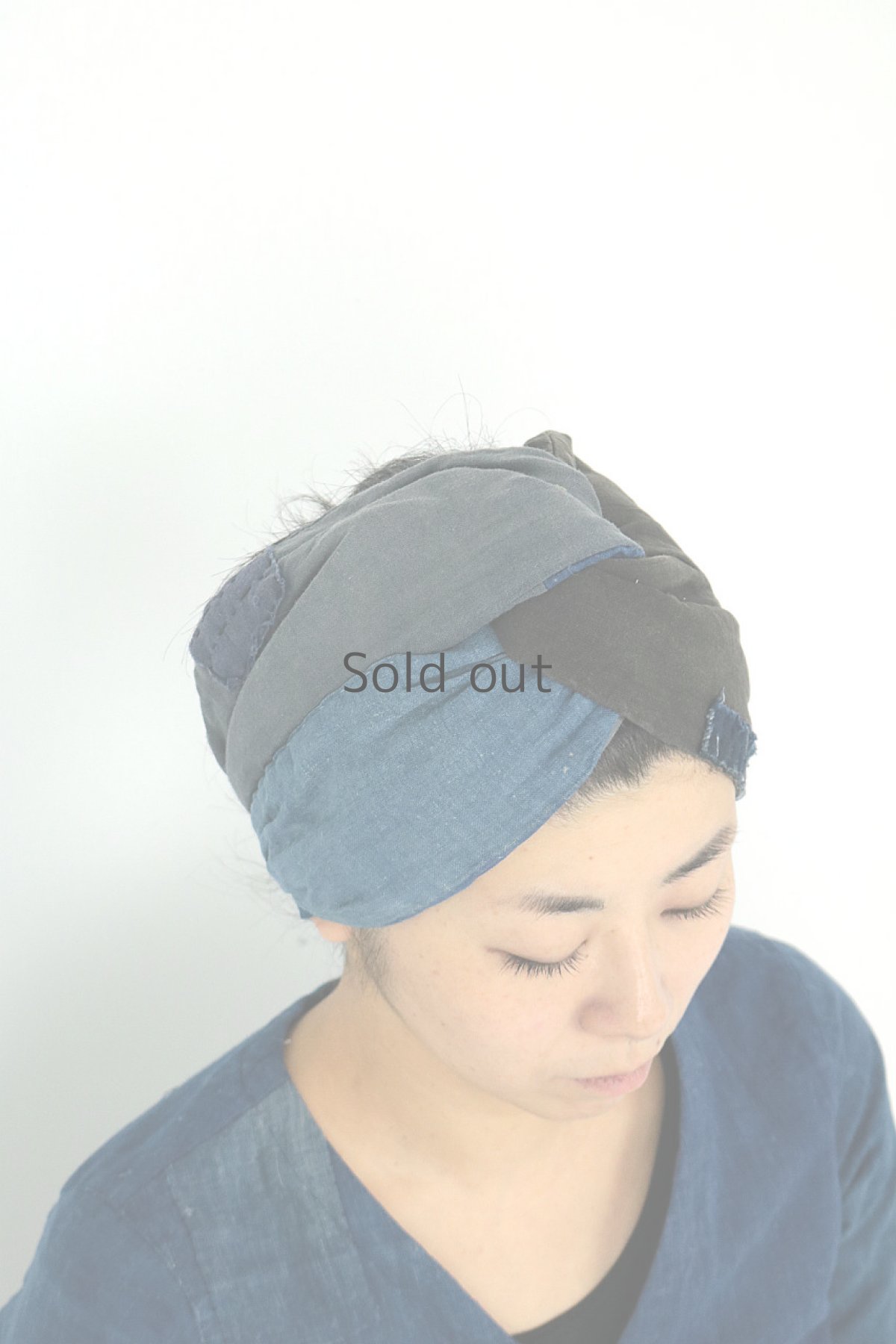 画像5: 【ササキチホ】古布　厚手の中綿ヘアバン（黒とグレーと藍） (5)