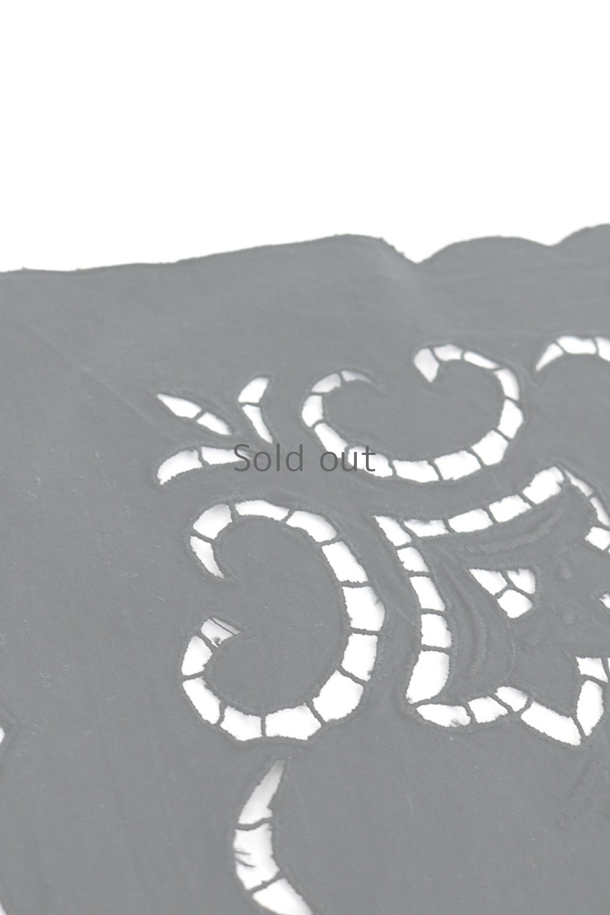 画像4: 【フランス】アンティークレース×染　カットワーク刺繍　敷物（百合） (4)