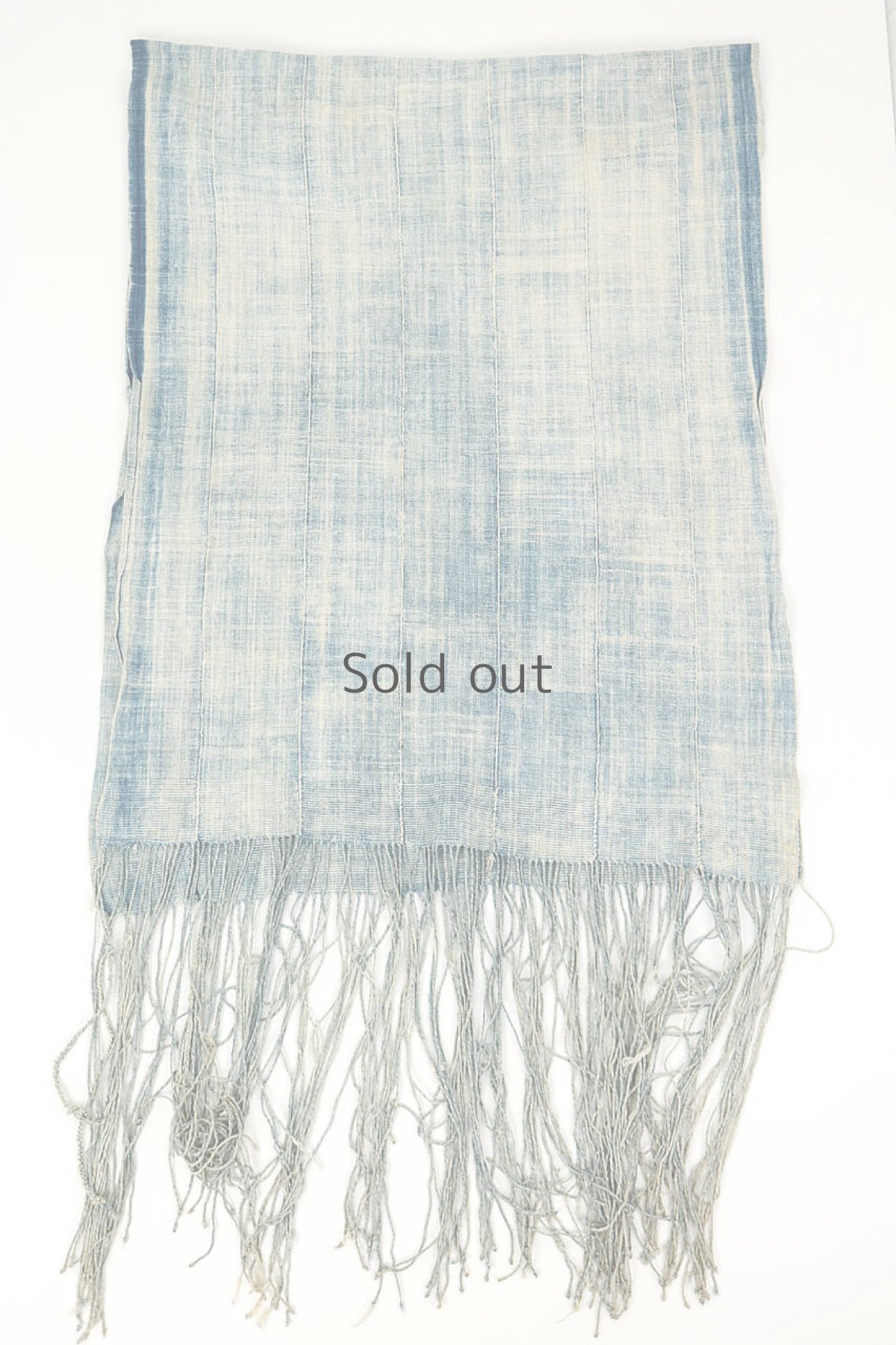 画像2: 【西アフリカ】手織り藍染め綿　ショール（薄い藍色） (2)