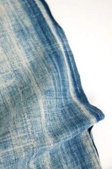 画像7: 【西アフリカ】手織り藍染め綿　ショール（薄い藍色） (7)