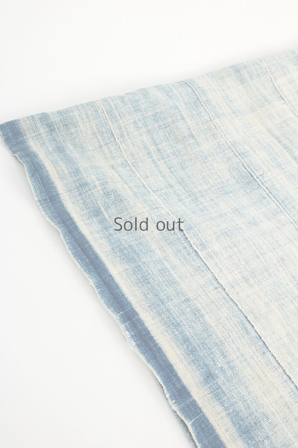 画像4: 【西アフリカ】手織り藍染め綿　ショール（薄い藍色） (4)