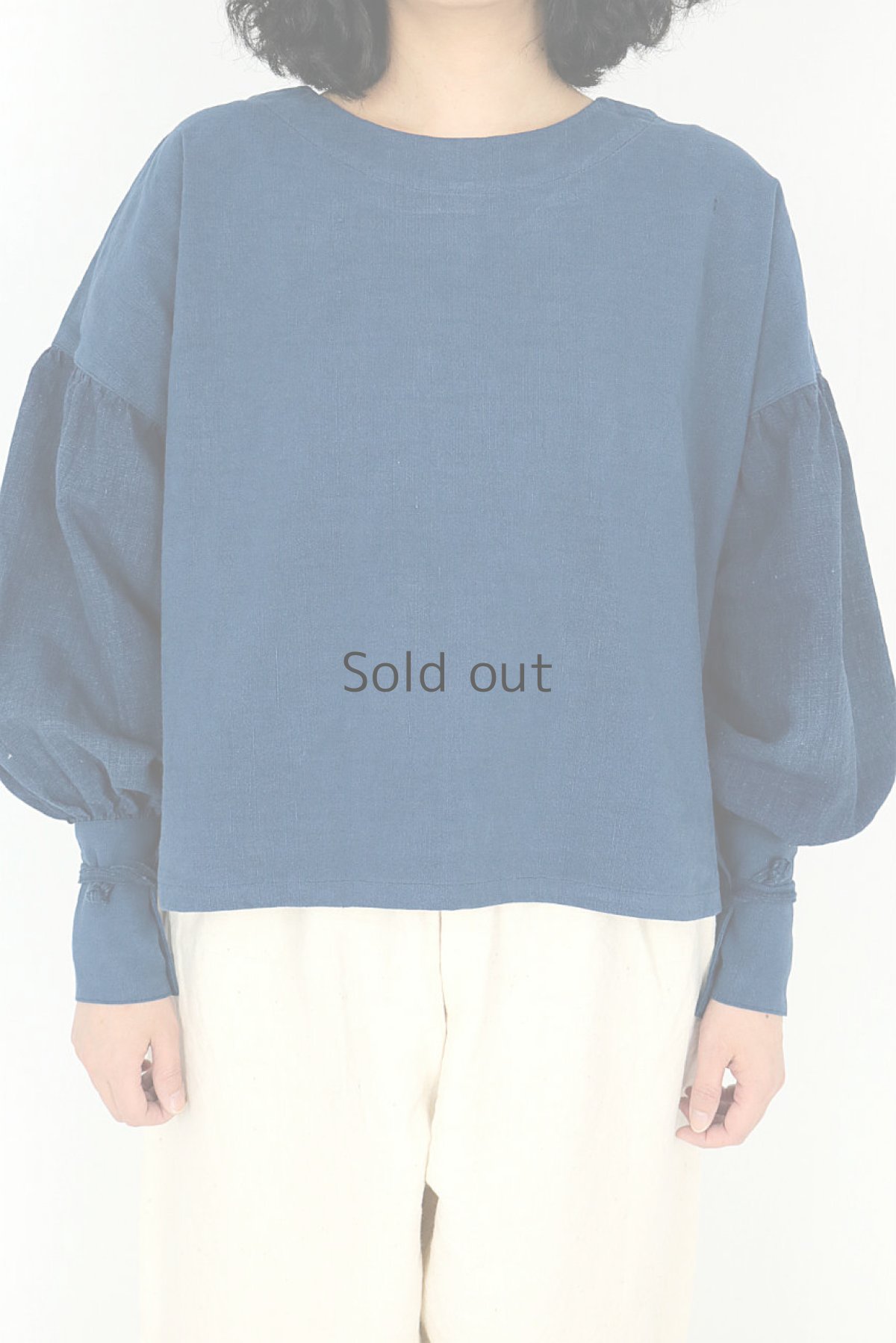 画像2: 【ササキチホ】アンティークリネン＋古布　バルーン袖ロングカフスブラウス（青藍色） (2)