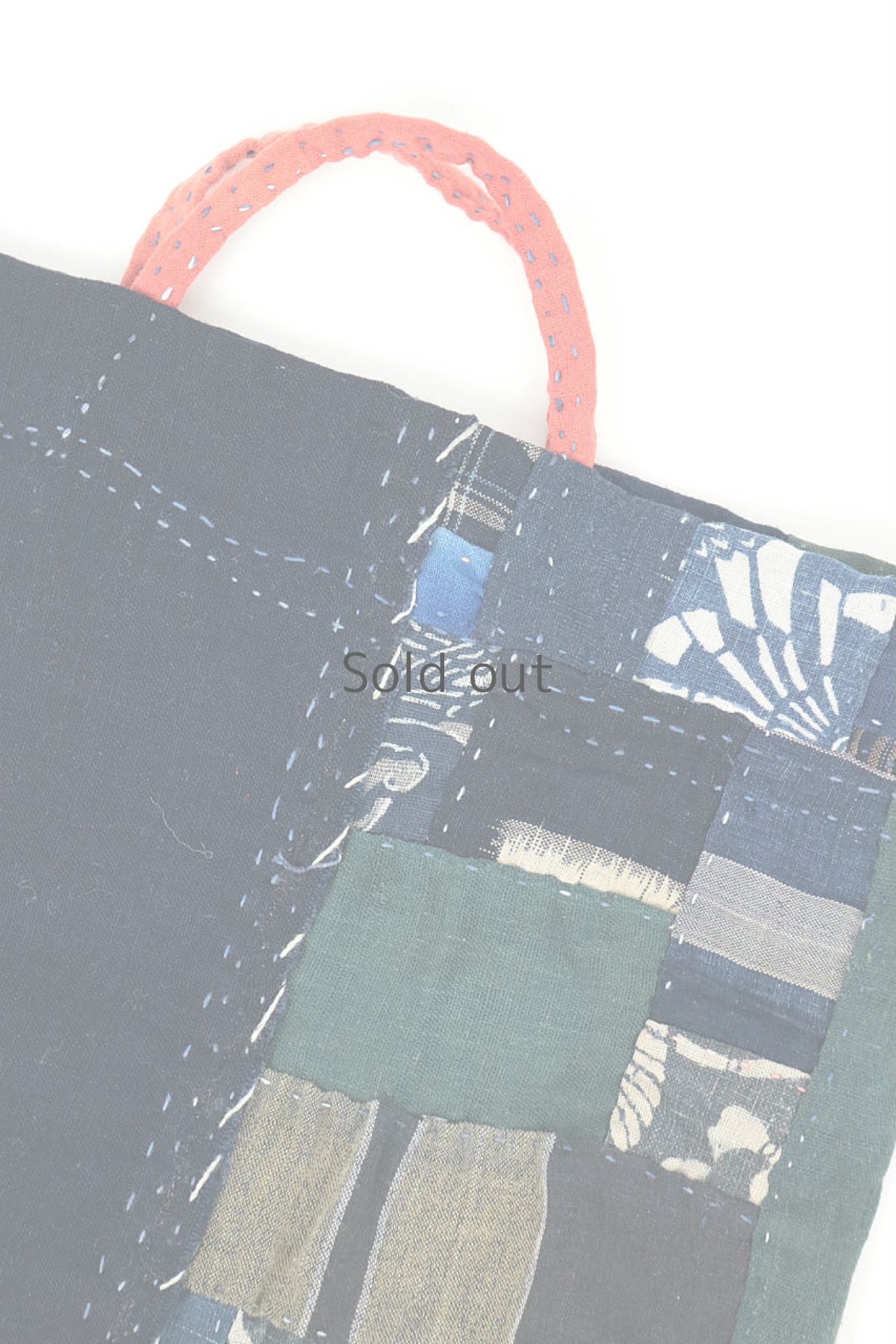 画像4: 【桃雪】藍染古布　ほっそい取っ手のやや小さめバック(リバーシブル) (4)